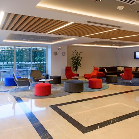 Holiday Inn Express Istanbul-Altunizade By Ihg Esterno foto