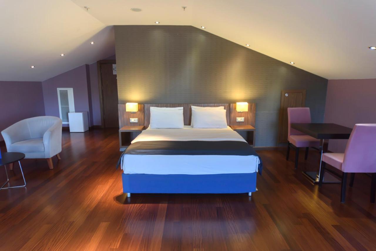 Holiday Inn Express Istanbul-Altunizade By Ihg Esterno foto
