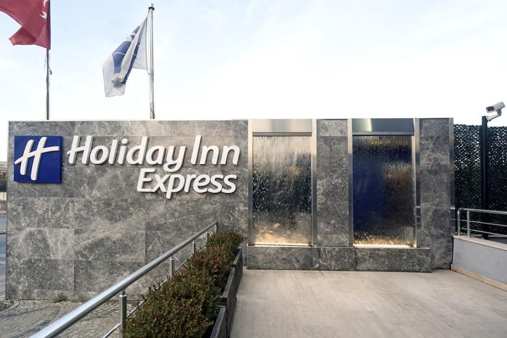 Holiday Inn Express Istanbul-Altunizade By Ihg Esterno foto