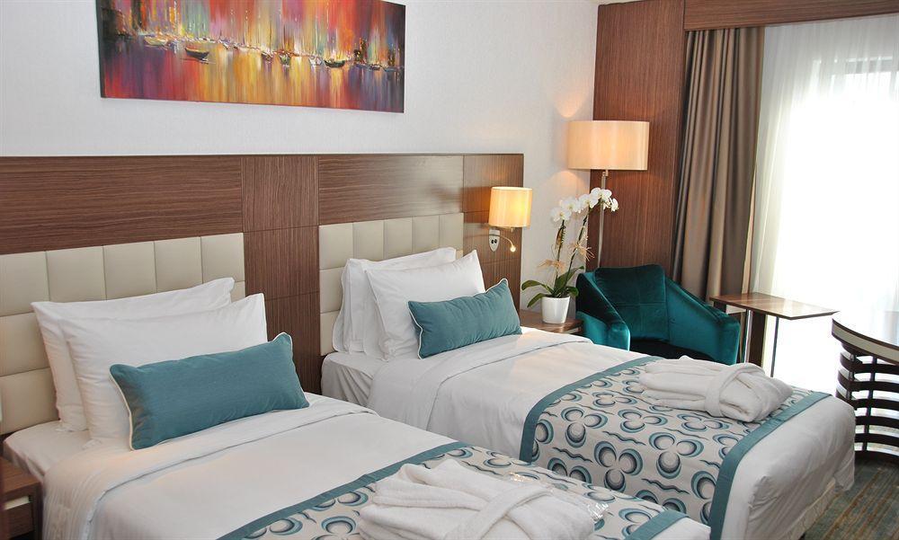 Holiday Inn Express Istanbul-Altunizade By Ihg Esterno foto