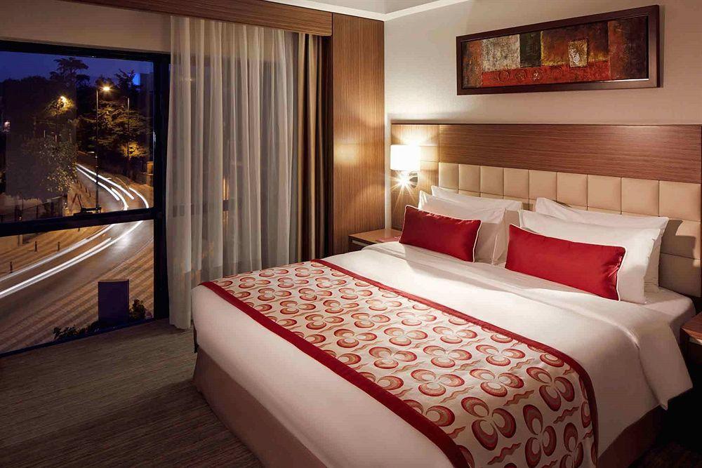 Holiday Inn Express Istanbul-Altunizade By Ihg Esterno foto