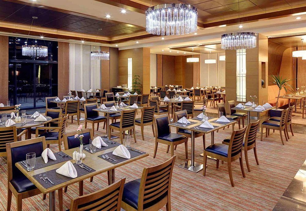 Holiday Inn Express Istanbul-Altunizade By Ihg Esterno foto