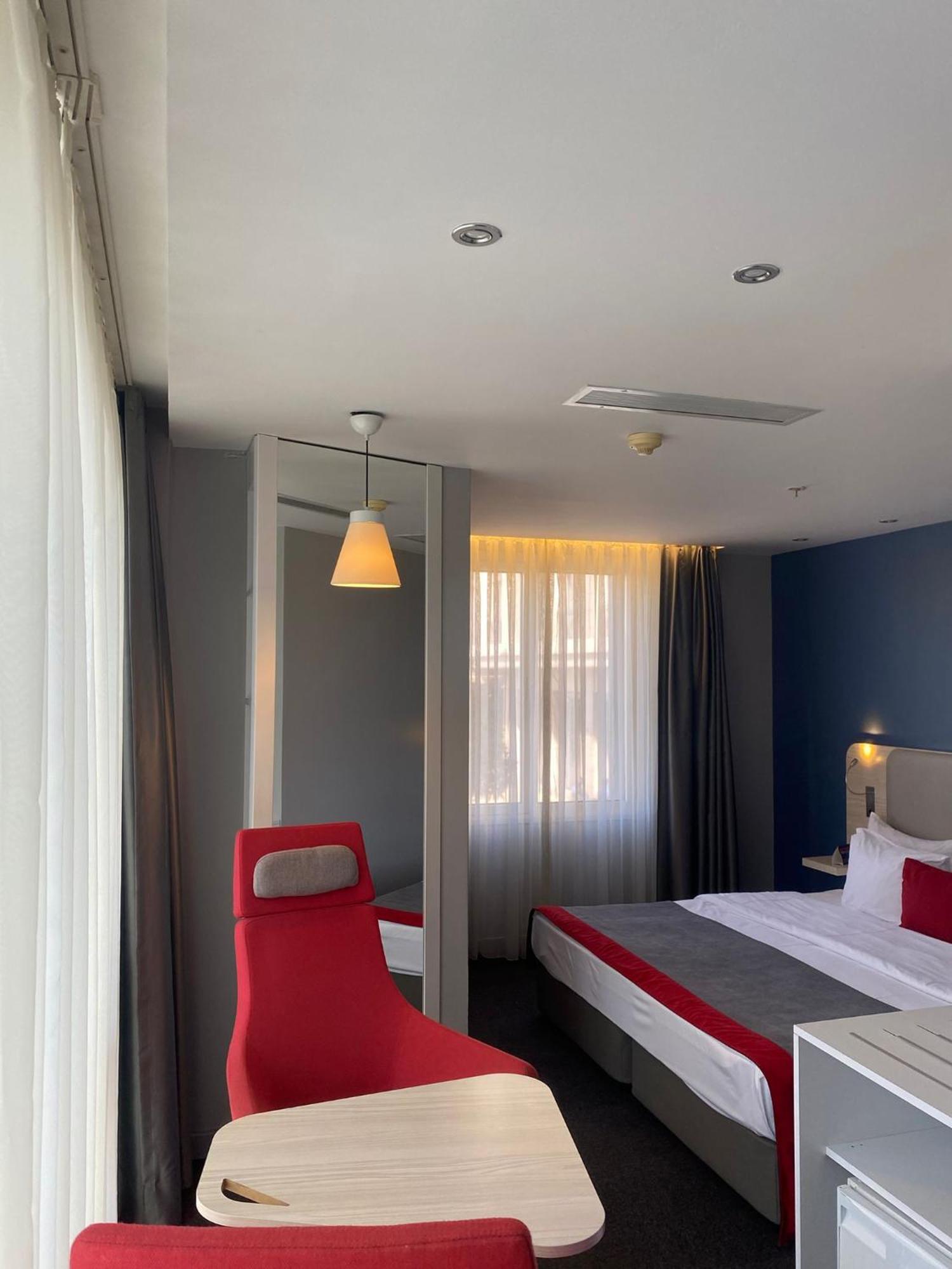 Holiday Inn Express Istanbul-Altunizade By Ihg Esterno foto