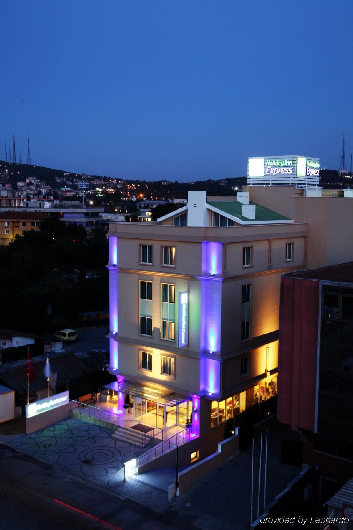 Holiday Inn Express Istanbul-Altunizade By Ihg Esterno foto
