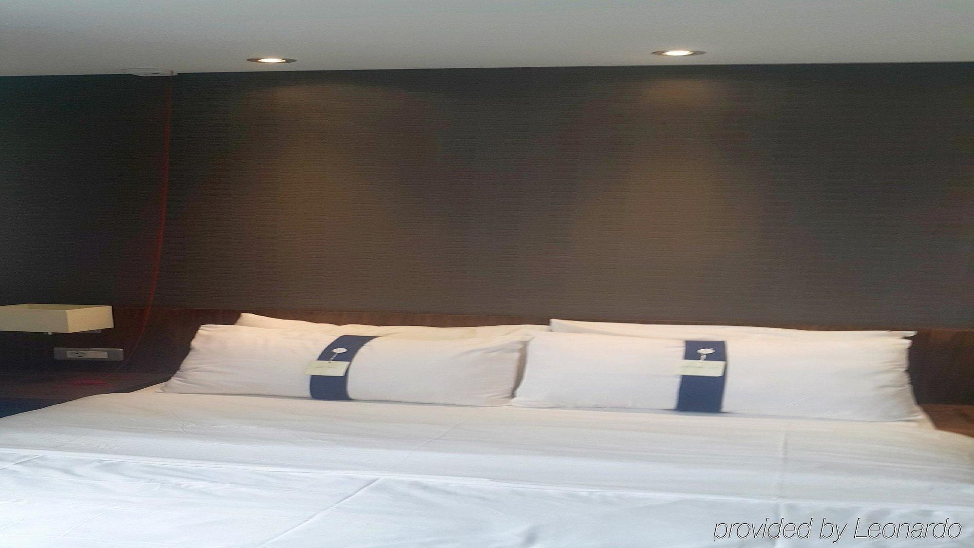Holiday Inn Express Istanbul-Altunizade By Ihg Esterno foto