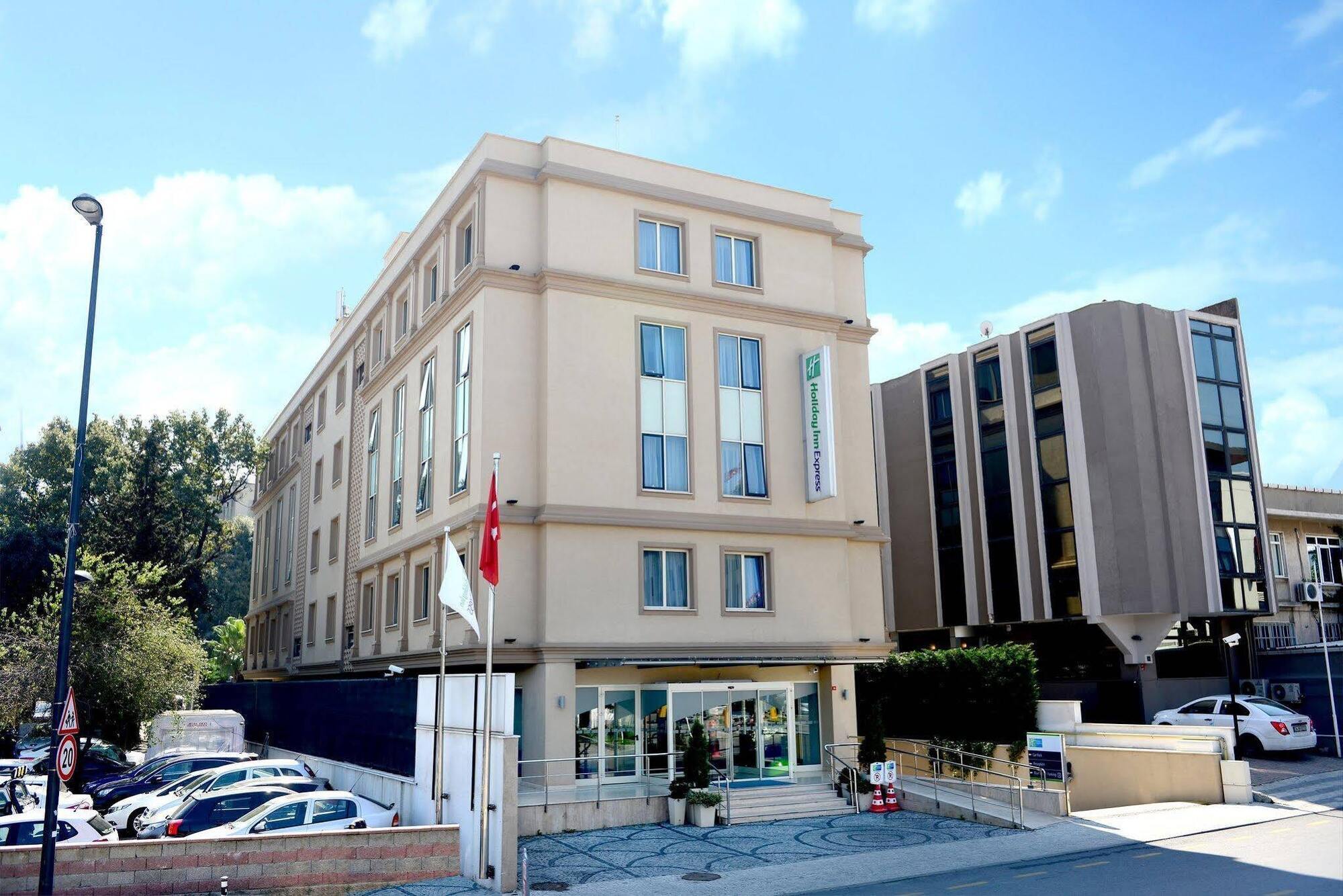 Holiday Inn Express Istanbul-Altunizade By Ihg Esterno foto