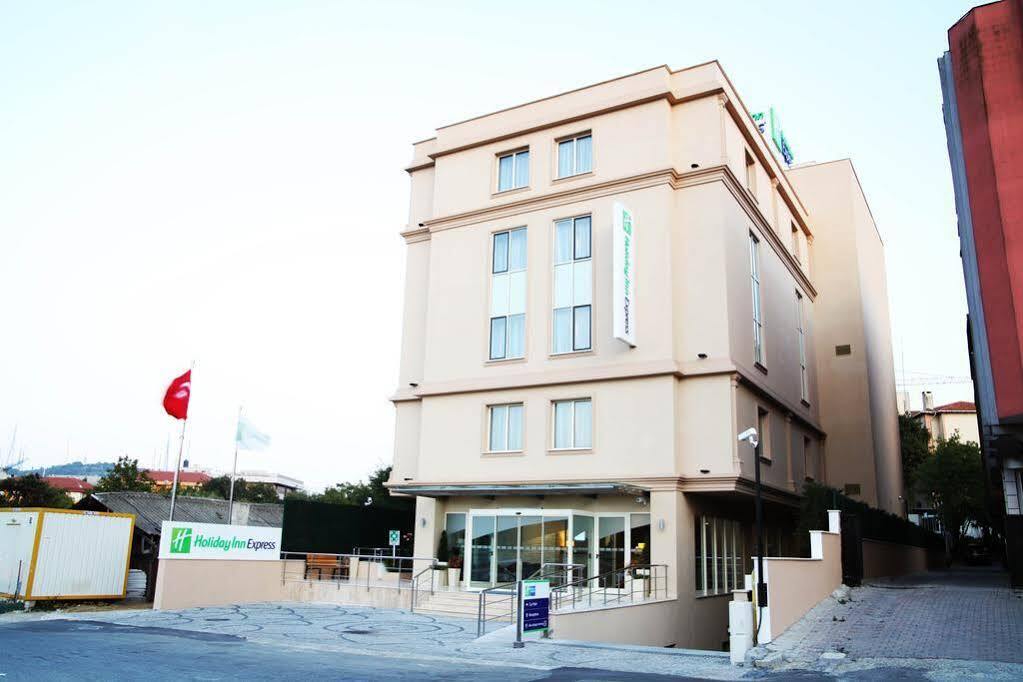 Holiday Inn Express Istanbul-Altunizade By Ihg Esterno foto