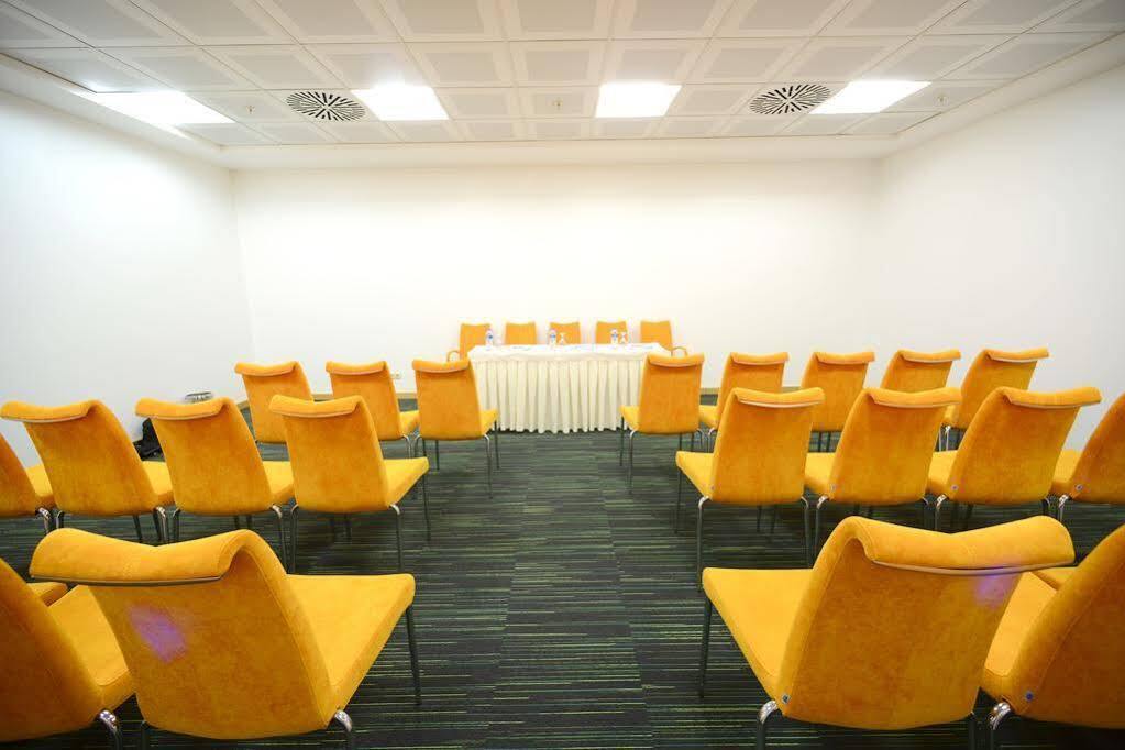Holiday Inn Express Istanbul-Altunizade By Ihg Esterno foto