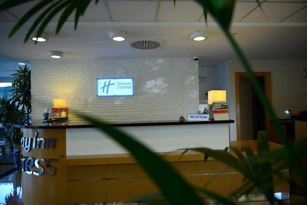 Holiday Inn Express Istanbul-Altunizade By Ihg Esterno foto
